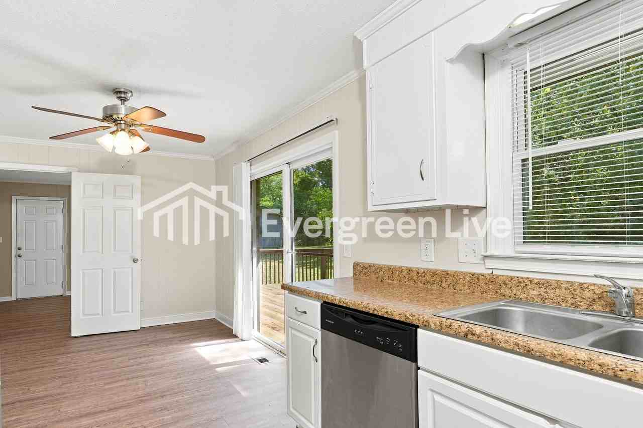 4103 Oakdale Ave - Photo 7 of 15