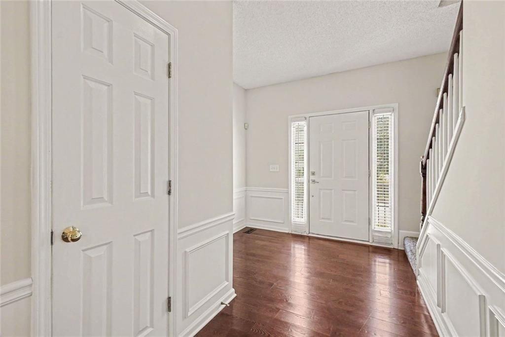 2200 Traywick Chase - Photo 3 of 24