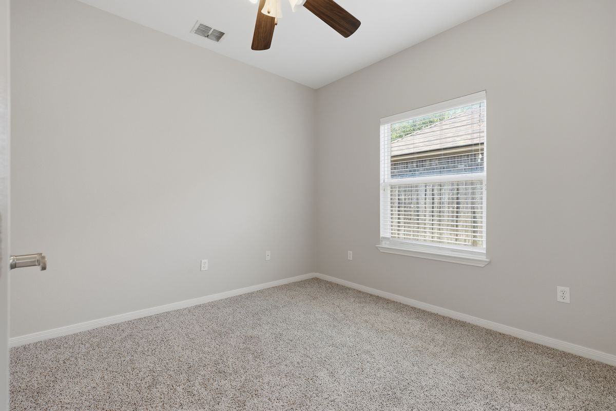 313 San Rafael Dr - Photo 6 of 29