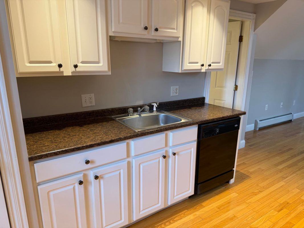 17 1/2 Hough St - Photo 3 of 17