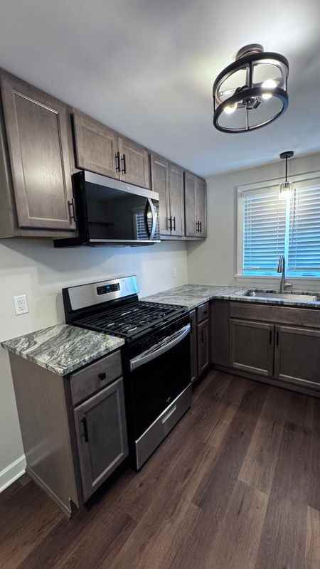 2727 Harlem Rd - Photo 2 of 17