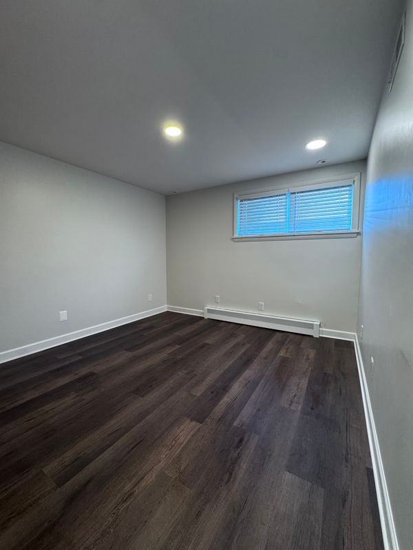 2727 Harlem Rd - Photo 6 of 17