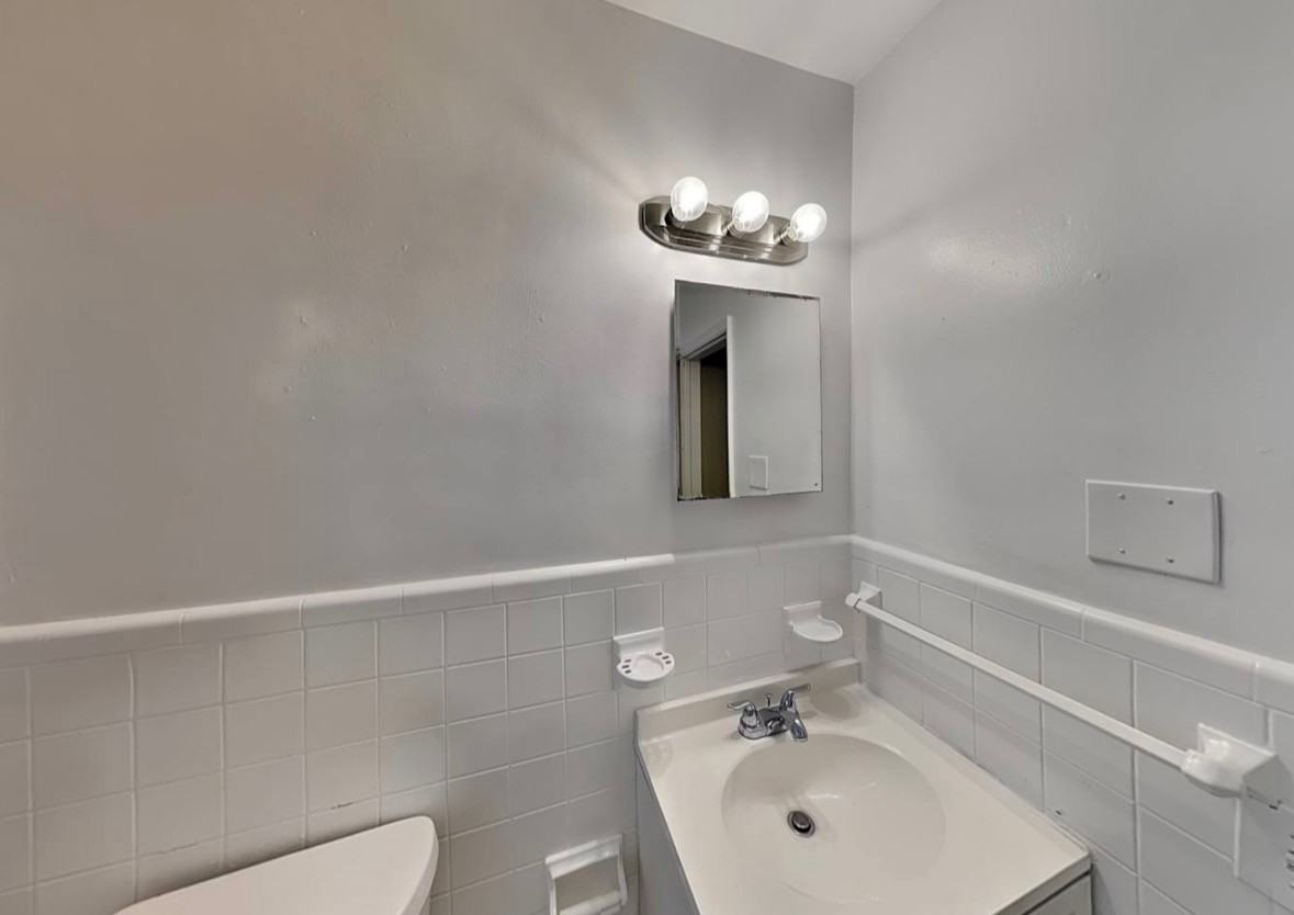 710 Nw 5th Ave #120 - Photo 2 of 12