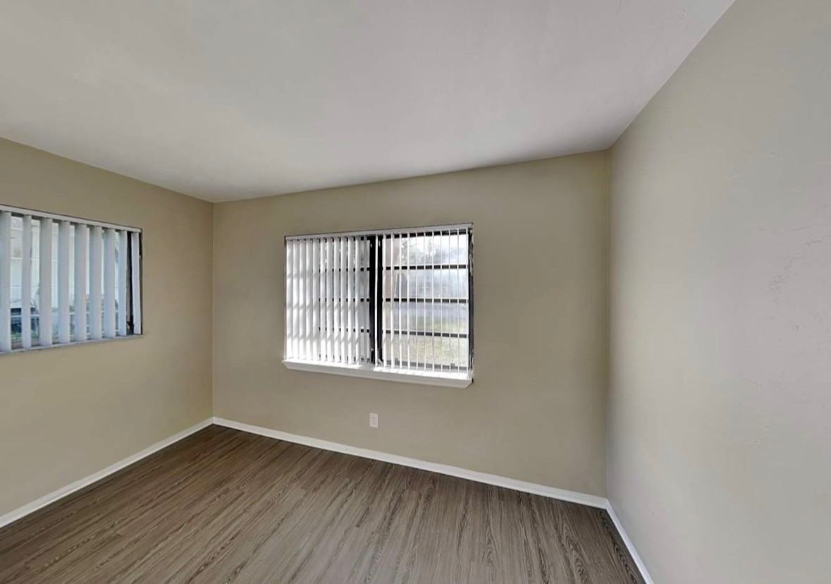 710 Nw 5th Ave #120 - Photo 4 of 12