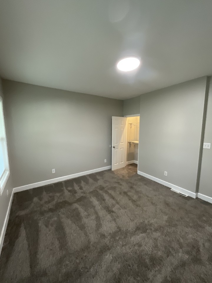 320 W 29th St #MAIN - Photo 7 of 29