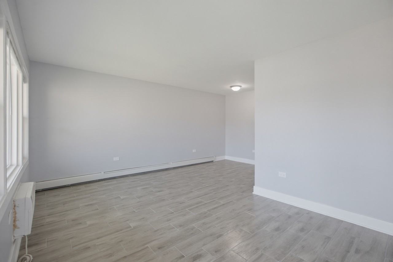 2537 East 83rd Street #202 - Photo 4 of 11