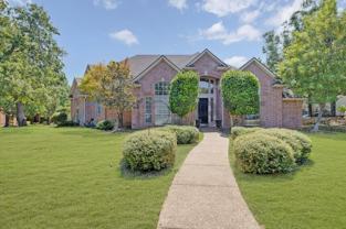 700 Lakehurst Ct - Photo 1 of 1