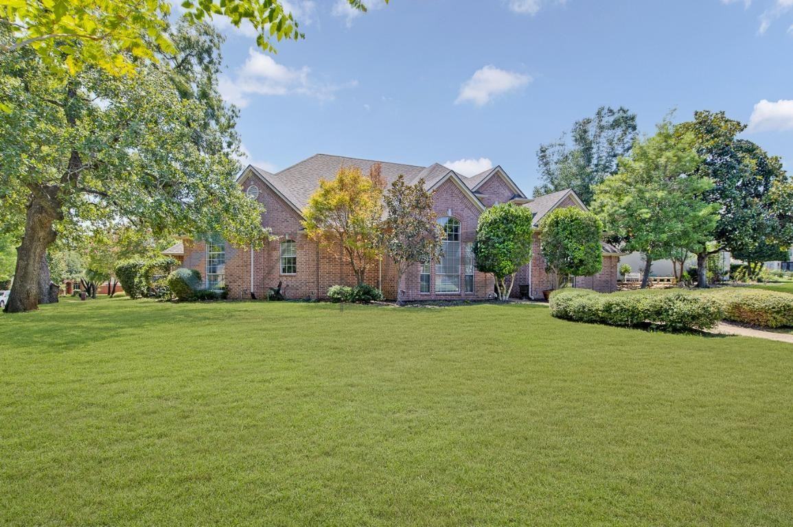 700 Lakehurst Ct - Photo 2 of 34