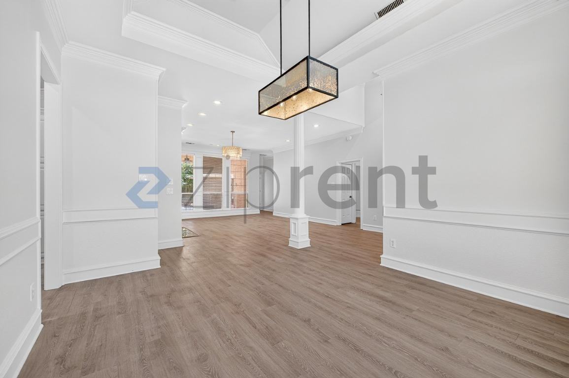 700 Lakehurst Ct - Photo 6 of 34