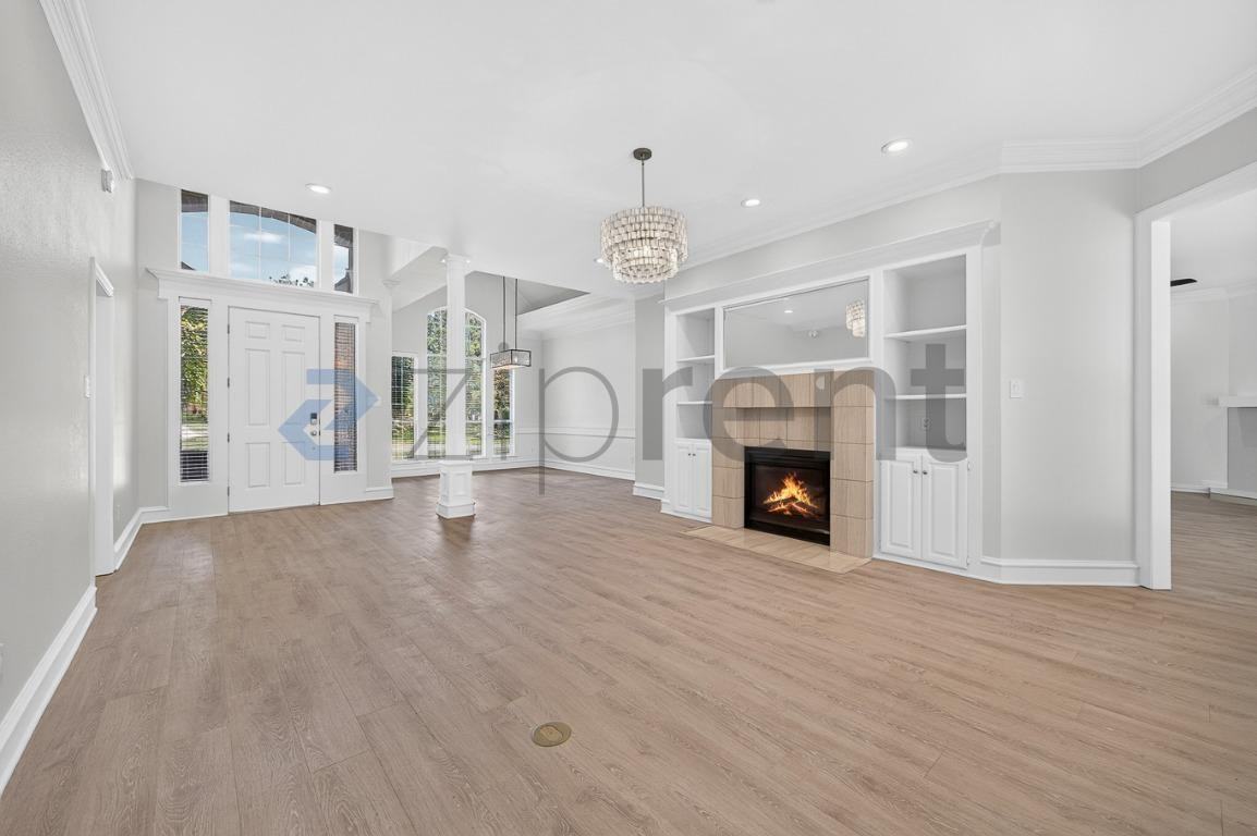 700 Lakehurst Ct - Photo 7 of 34