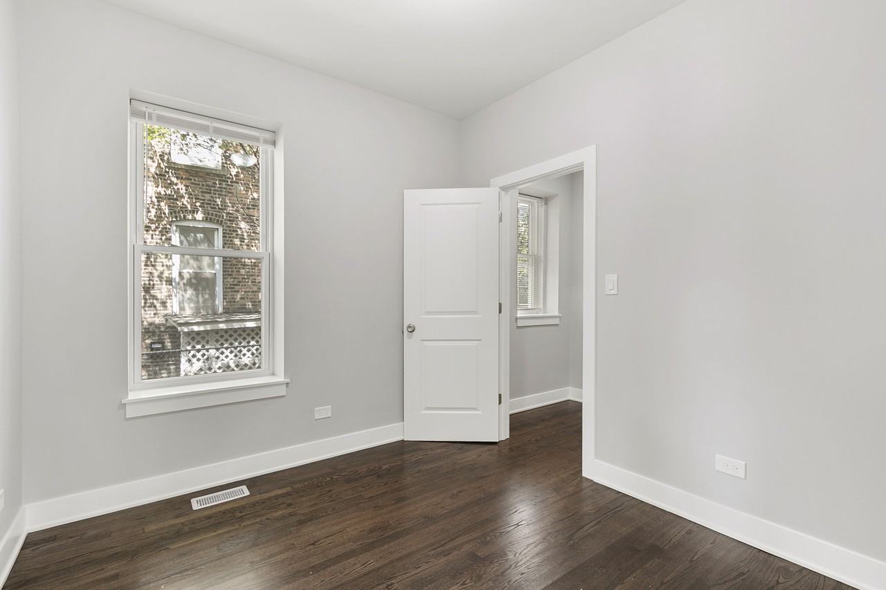 7359 South Emerald Avenue #F1 - Photo 5 of 12