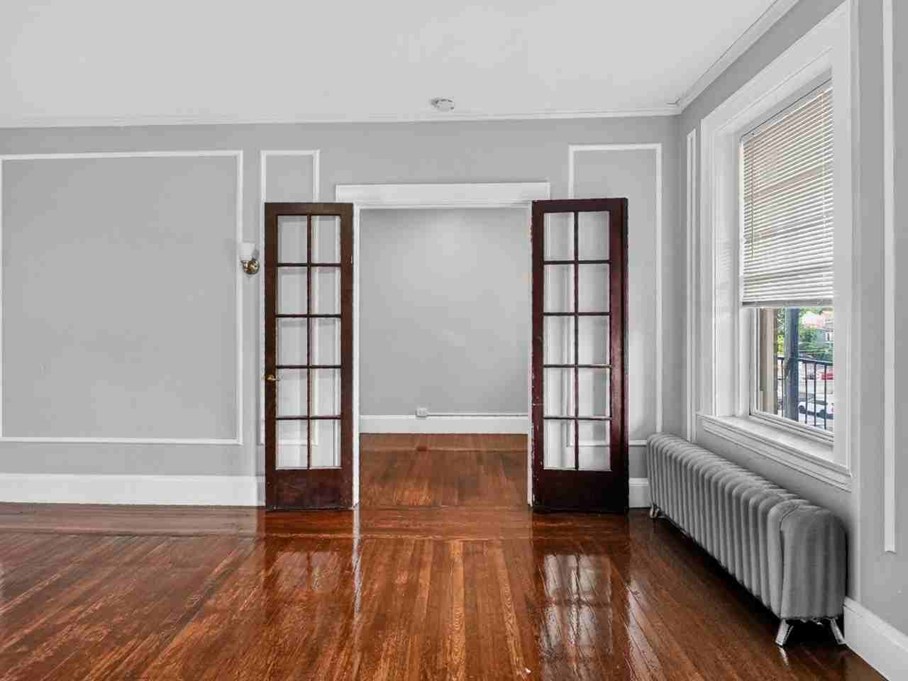1447 Chapel Street - Photo 4 of 13