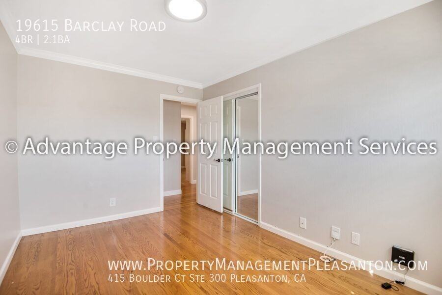19615 Barclay Rd - Photo 7 of 27
