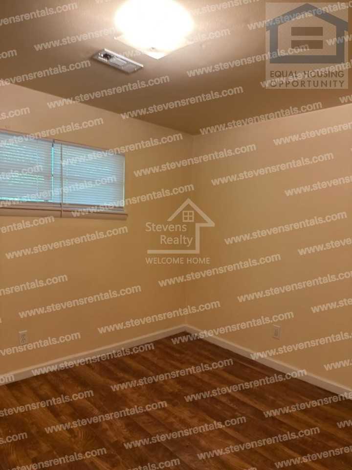 1900 Portland St #A - Photo 3 of 8
