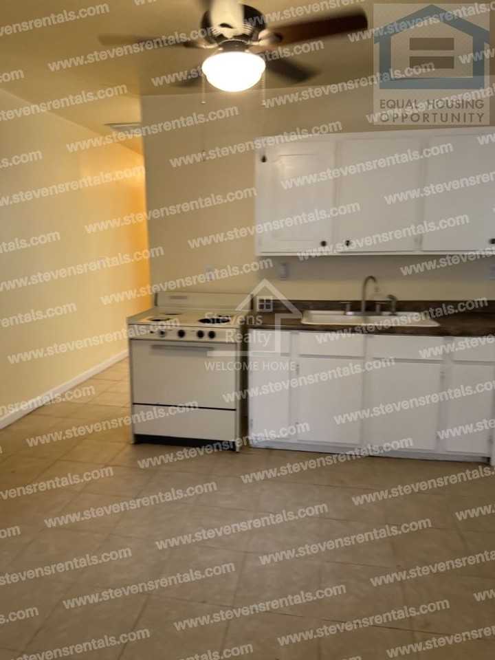 1900 Portland St #A - Photo 7 of 8