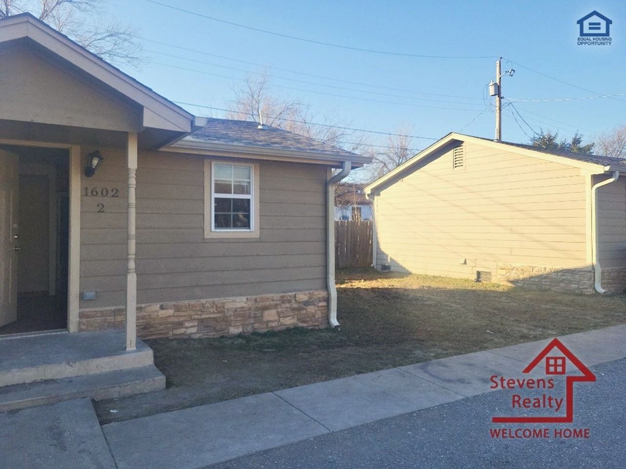 1602 Nw Lindy Ave #2 - Photo 2 of 20