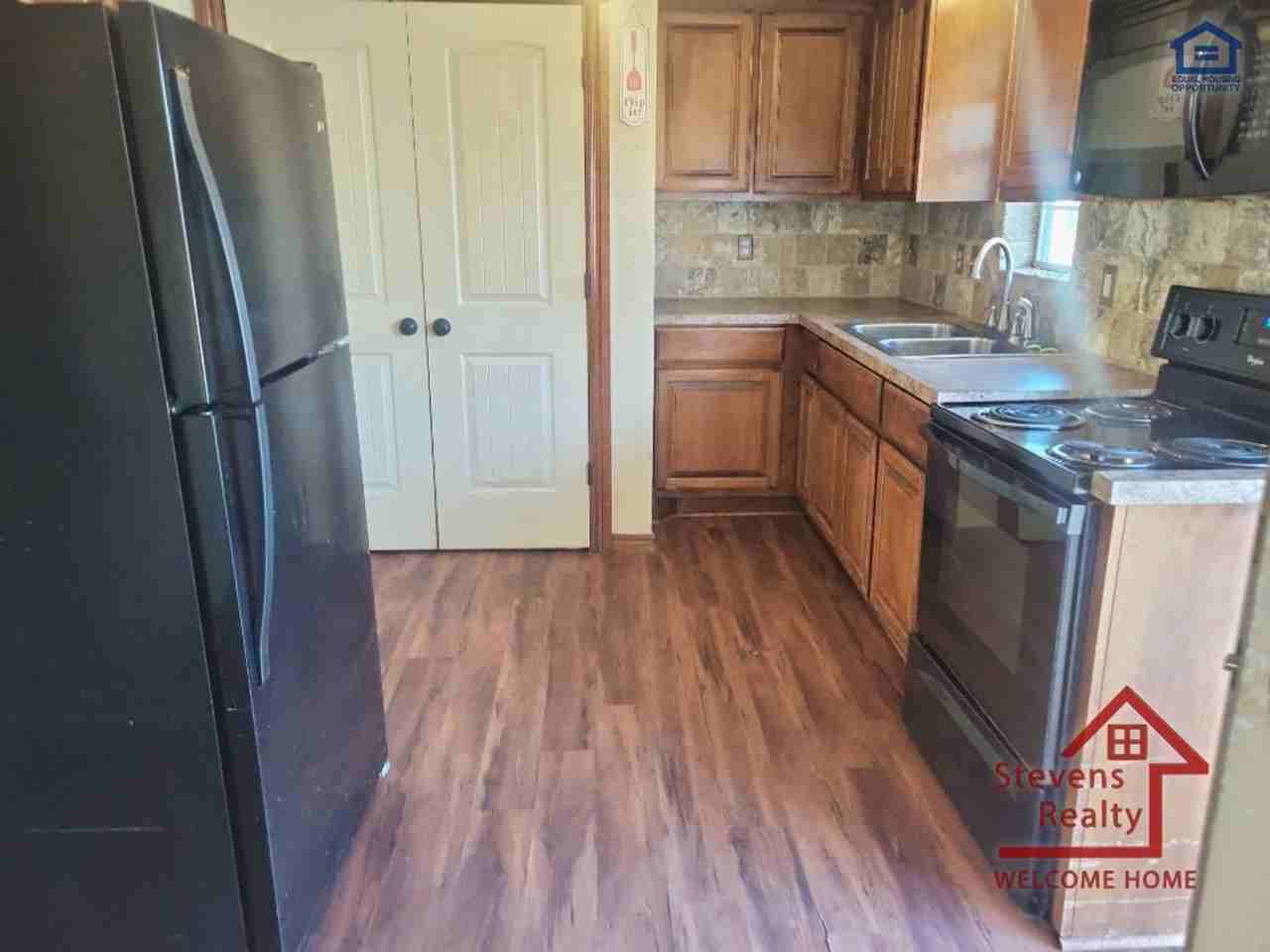 1602 Nw Lindy Ave #2 - Photo 3 of 21