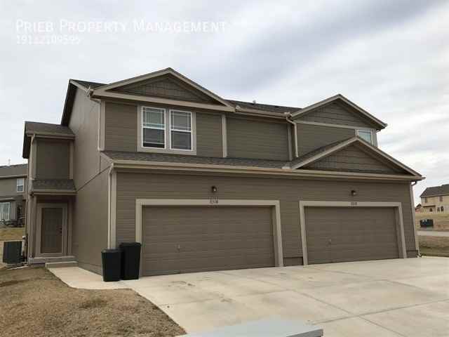 1219 Zarda Ln - Photo 2 of 18