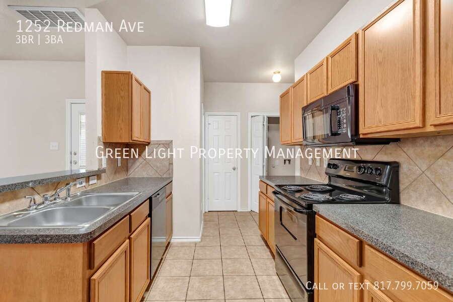 1252 Redman Ave - Photo 7 of 22