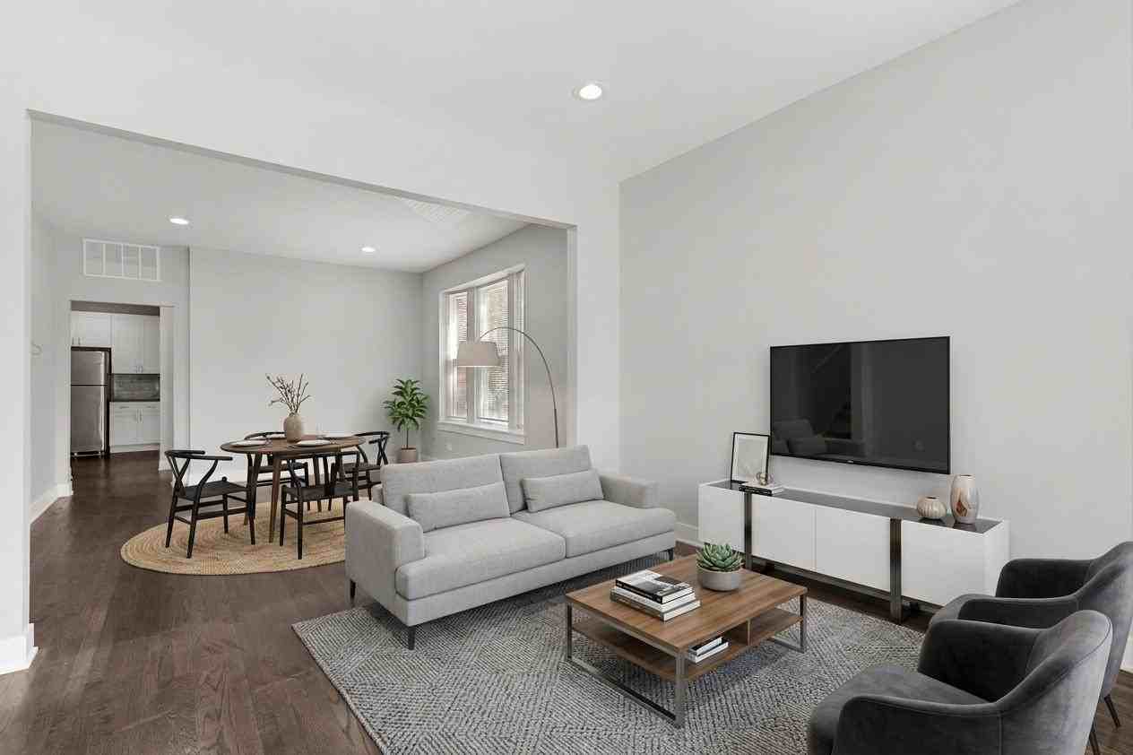7359 South Emerald Avenue #F1 - Photo 3 of 12