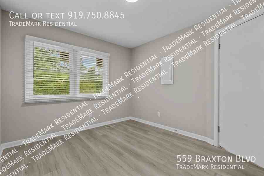 559 Braxton Blvd - Photo 7 of 19