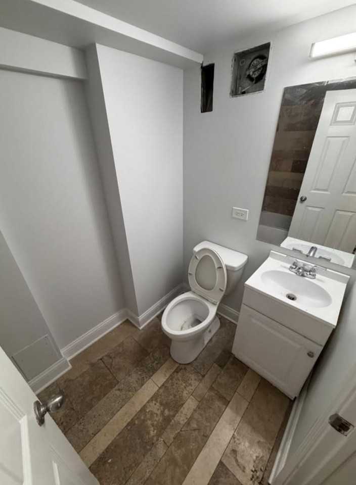 2042 W Touhy Ave #G - Photo 3 of 9