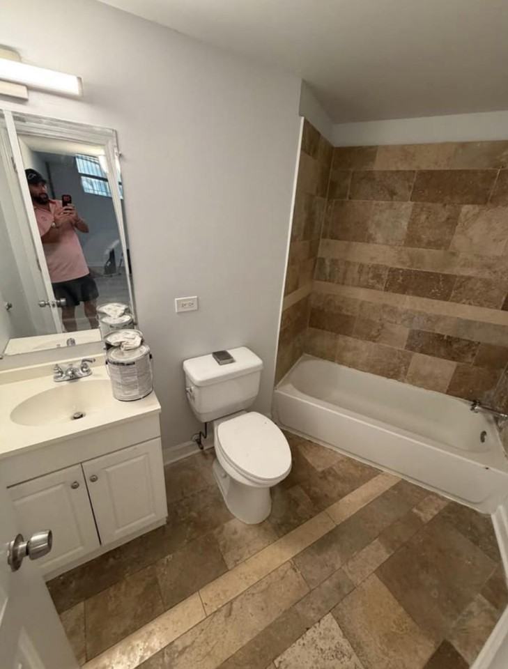2042 W Touhy Ave #G - Photo 5 of 9