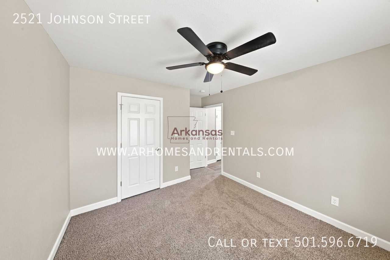 2521 Johnson St - Photo 7 of 14