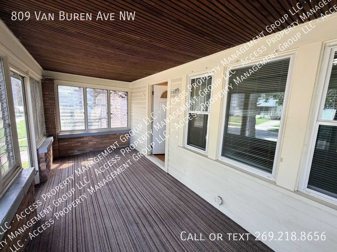 809 Van Buren Ave Nw - Photo 3 of 32