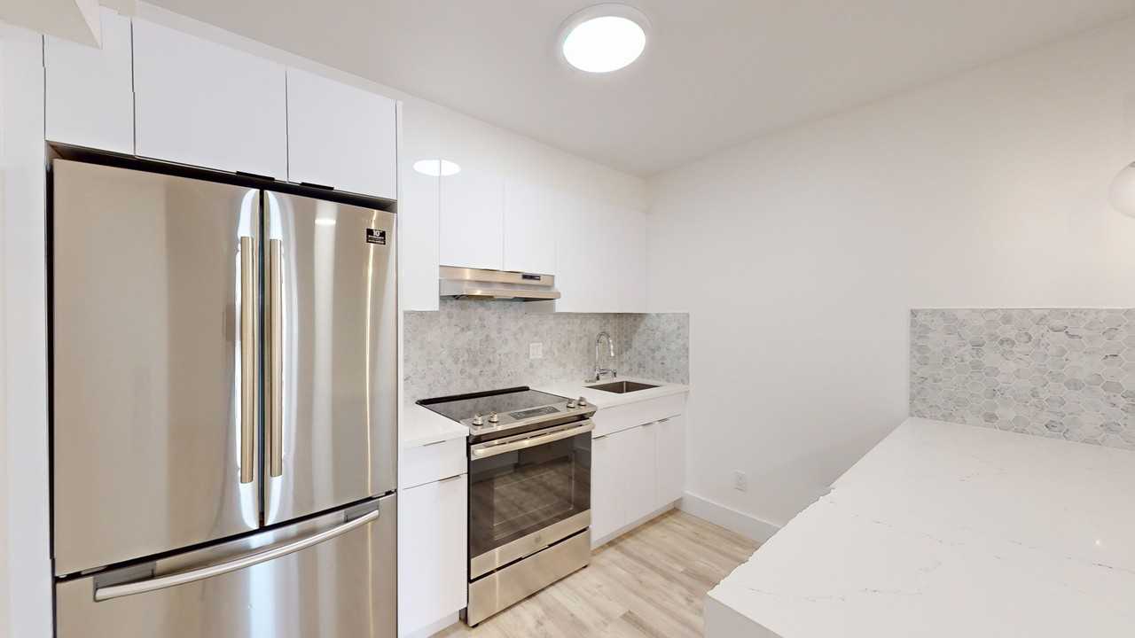 2942 Franklin St #C - Photo 2 of 18