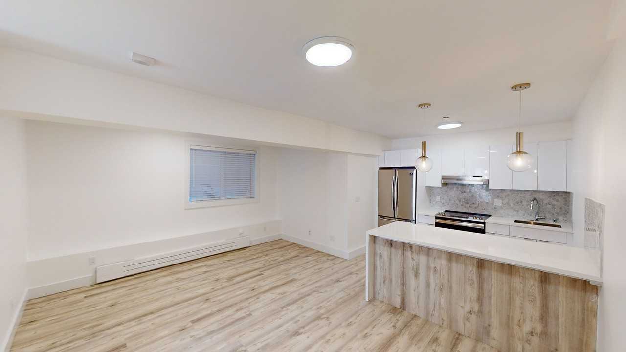 2942 Franklin St #C - Photo 4 of 18