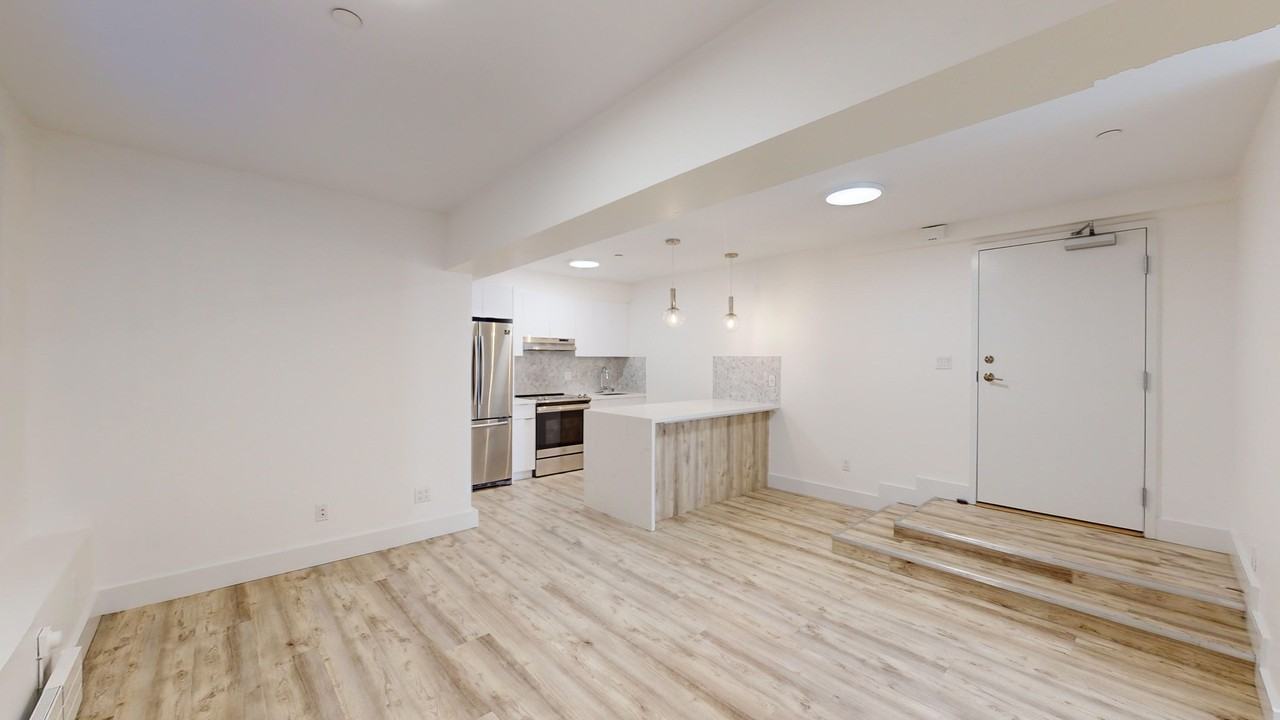 2942 Franklin St #C - Photo 7 of 18