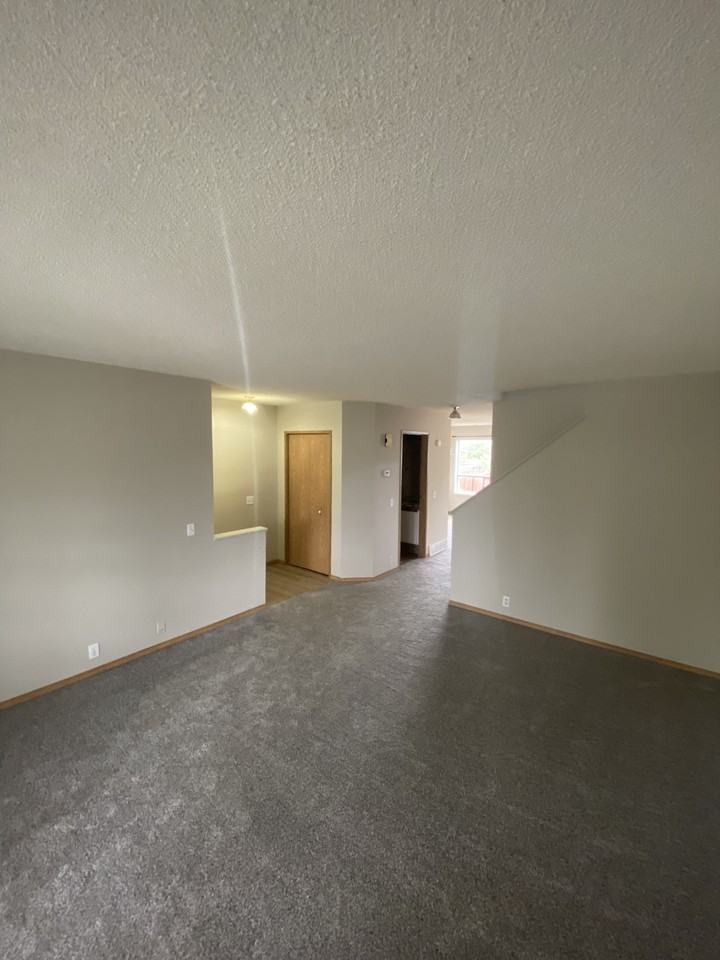 27 Martinpark Way Ne - Photo 3 of 26