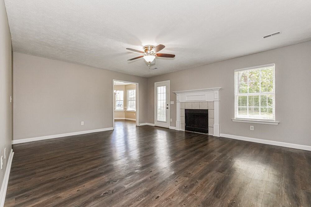 2642 Weatherford St - Photo 4 of 17