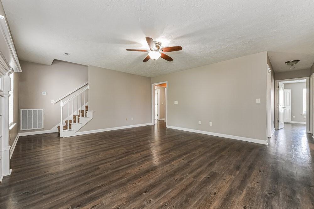 2642 Weatherford St - Photo 5 of 17