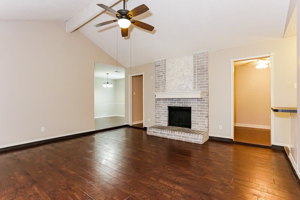 7312 Meadow Creek Dr - Photo 5 of 16