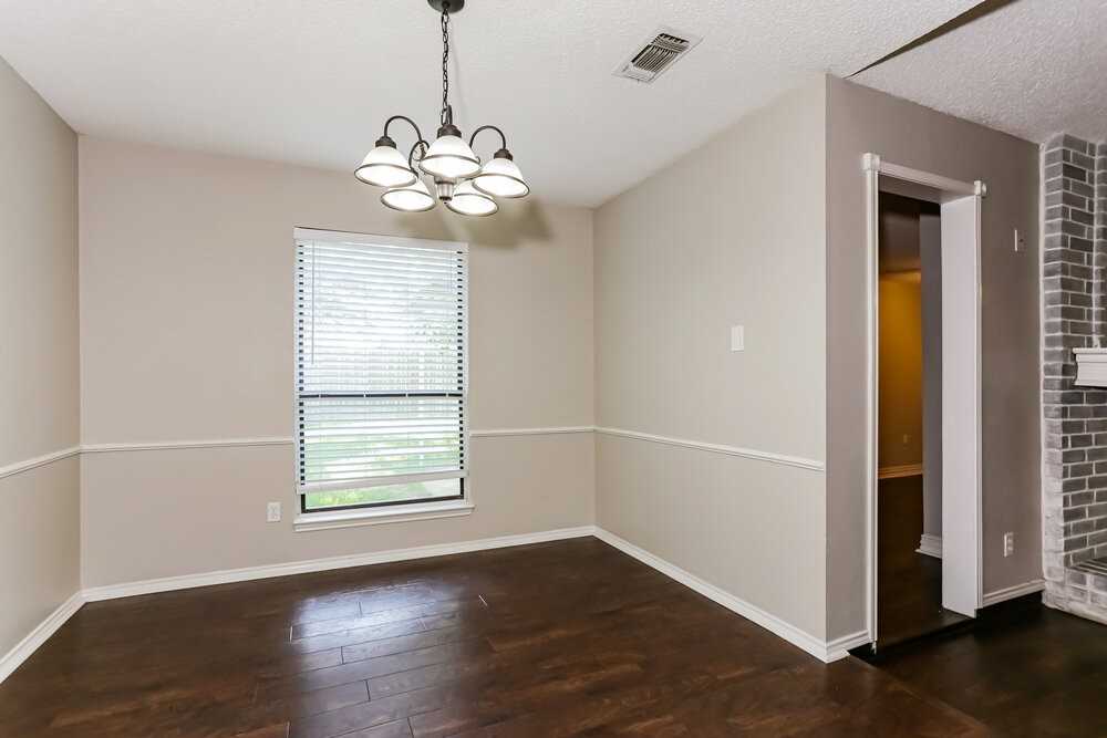 7312 Meadow Creek Dr - Photo 6 of 16