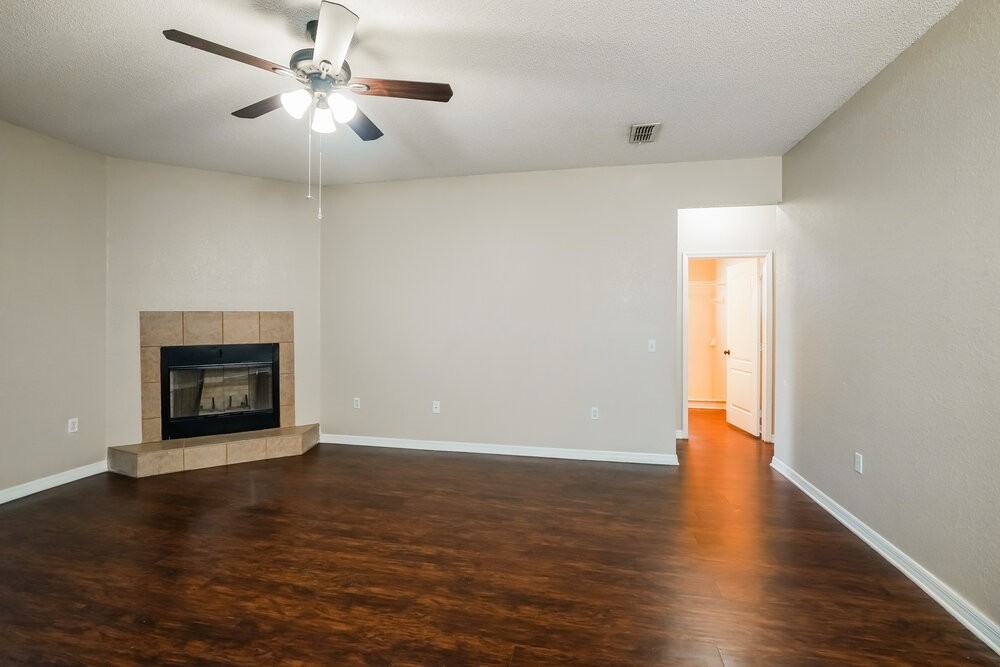 6033 Live Oak Dr - Photo 3 of 16