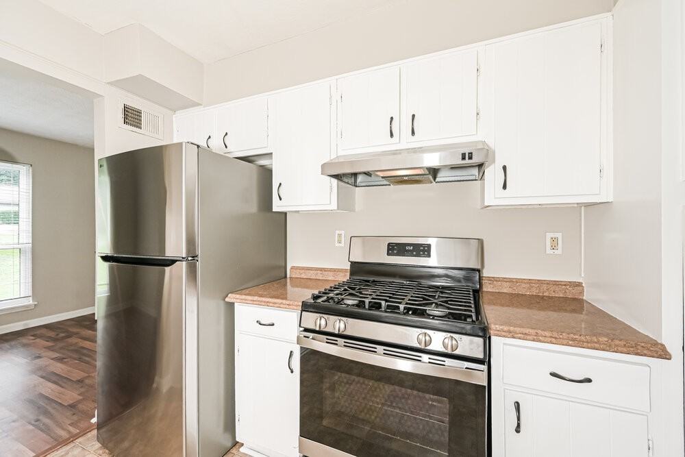 2468 Mistletoe Ln - Photo 7 of 16