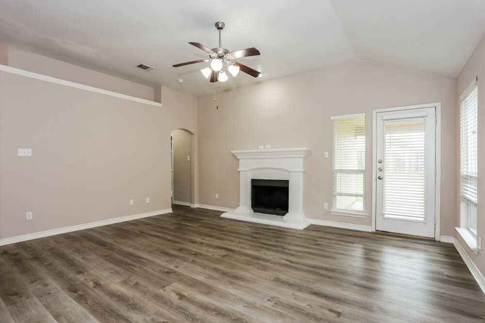129 Oriole Dr - Photo 3 of 16