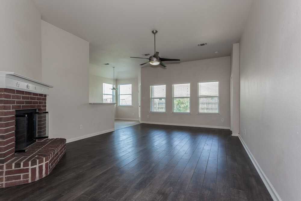 10436 Fossil Hill Dr - Photo 2 of 16