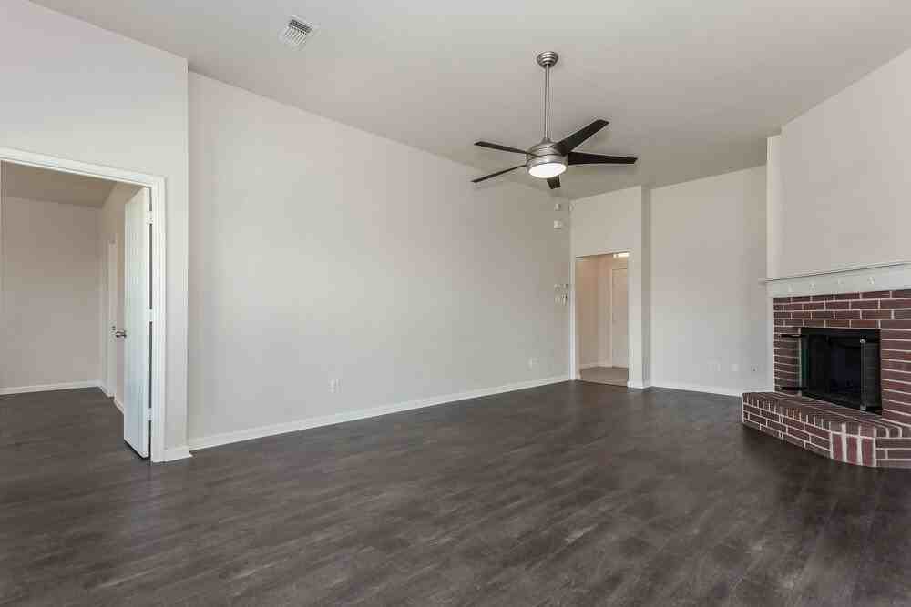 10436 Fossil Hill Dr - Photo 3 of 16