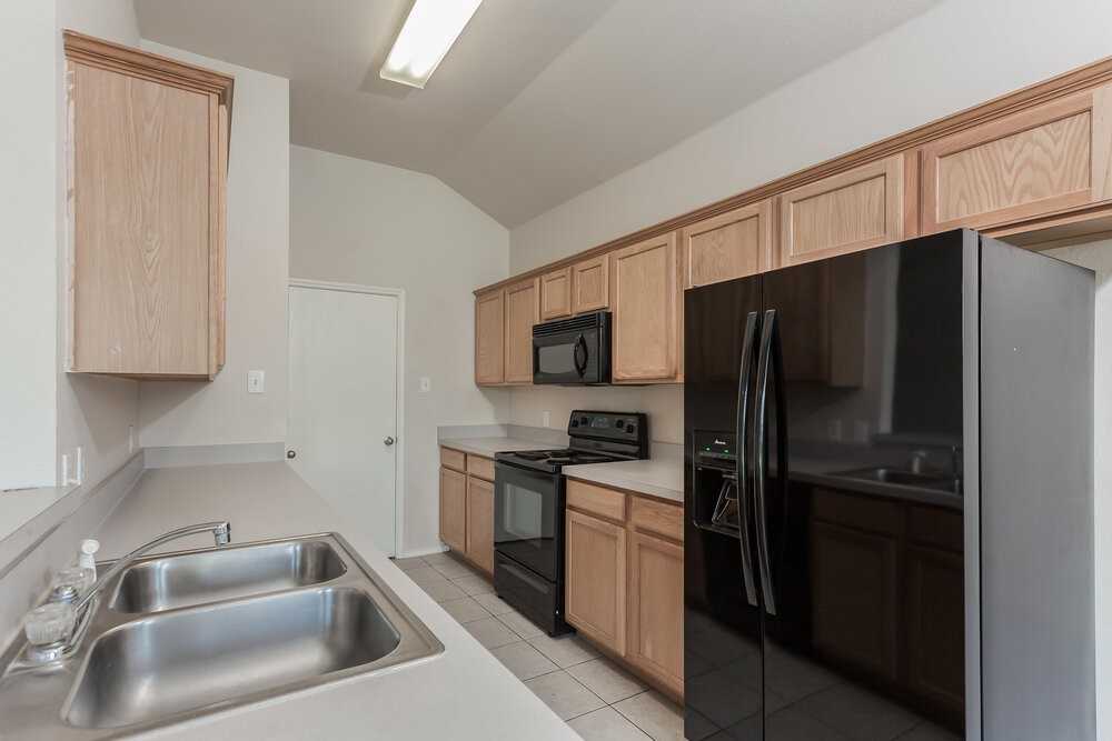 10436 Fossil Hill Dr - Photo 5 of 16