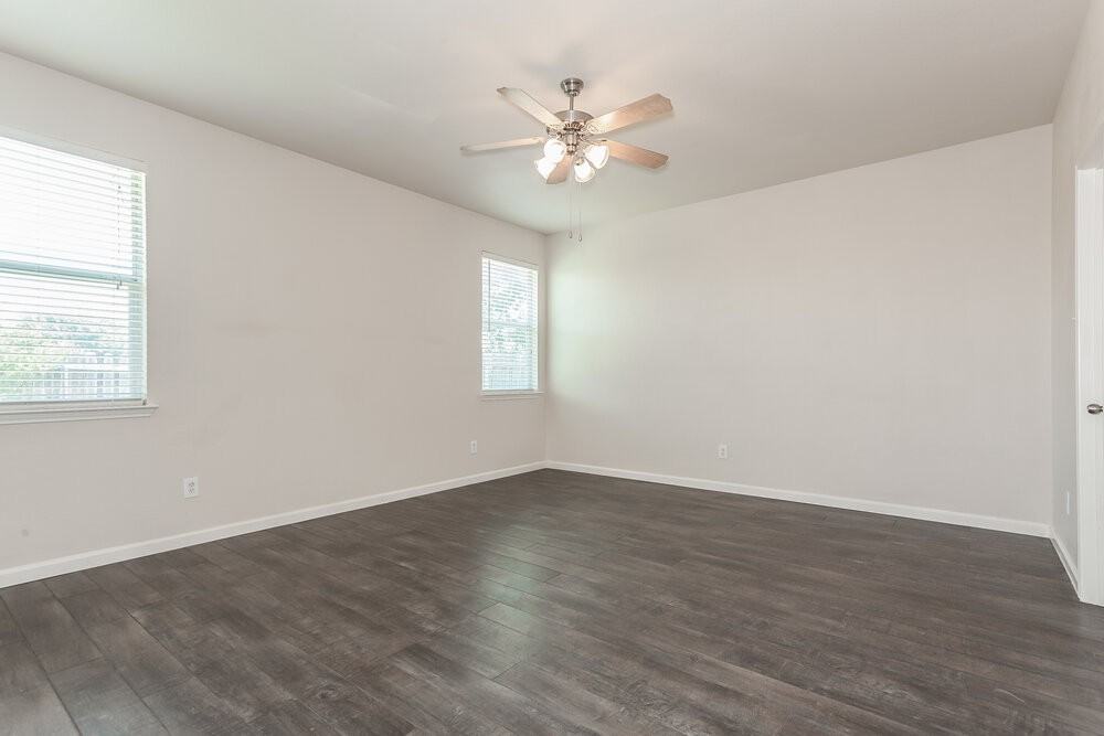 10436 Fossil Hill Dr - Photo 7 of 16