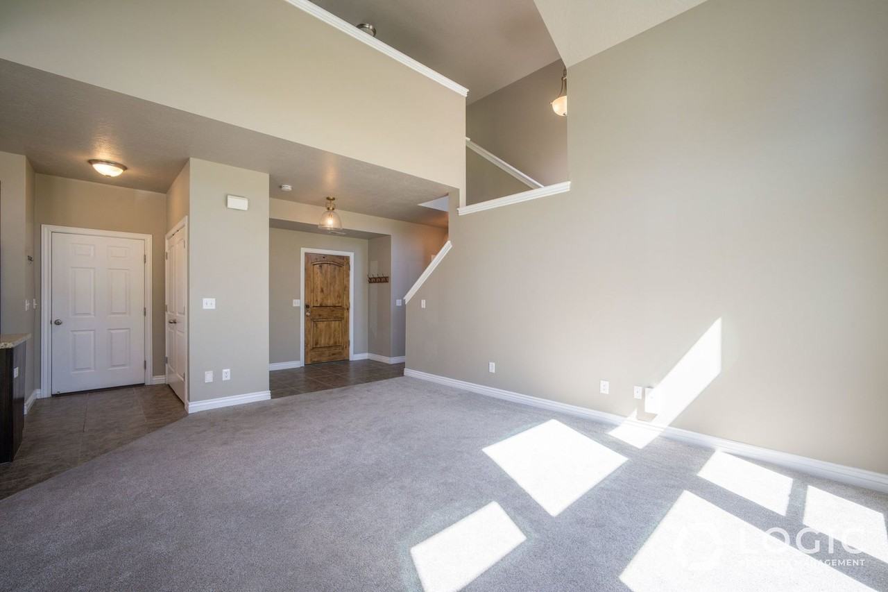 10233 S Mystic Brook Way - Photo 6 of 25
