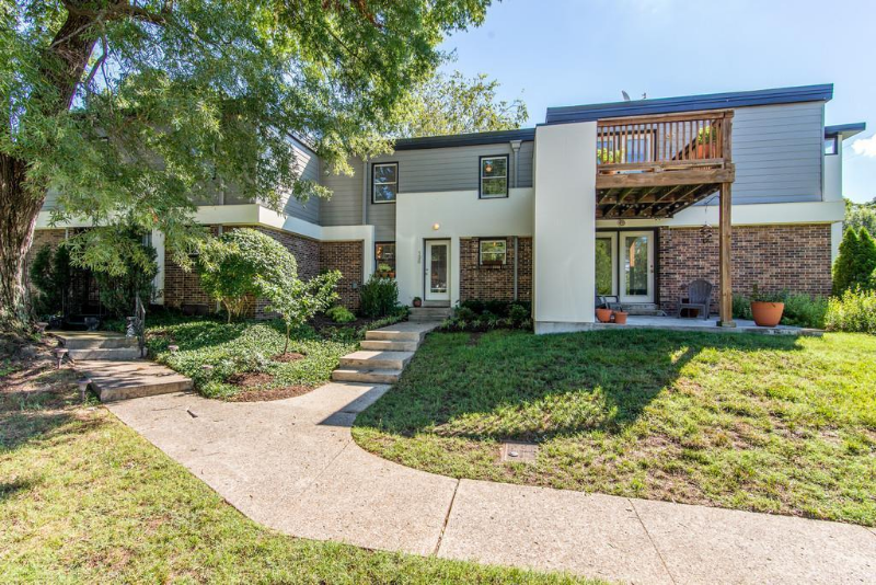 940 Gale Ln #136 - Photo 4 of 29