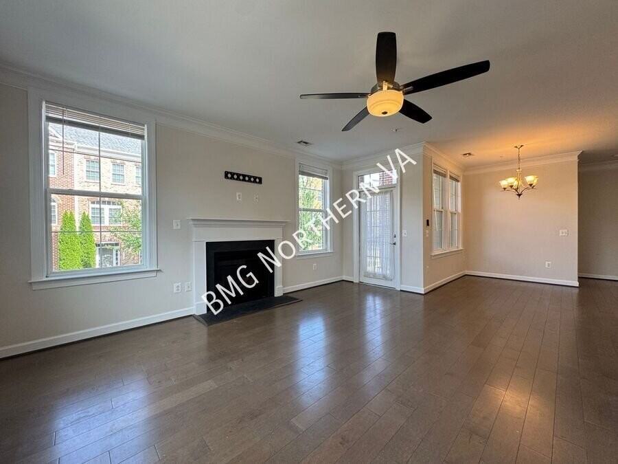13740 Endeavour Dr #209 - Photo 6 of 40