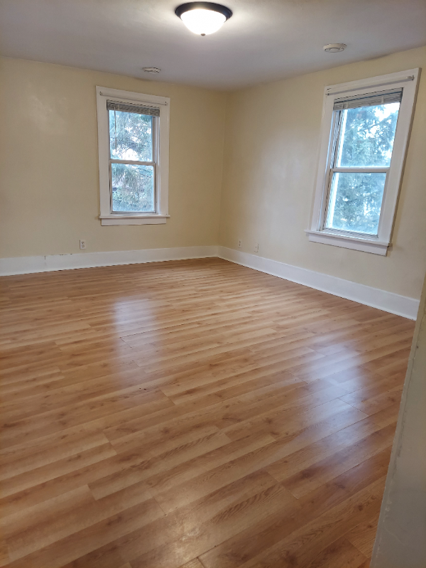 443 N Pearl St - Photo 5 of 16