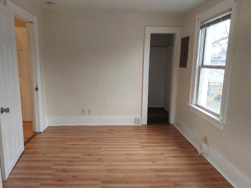 443 N Pearl St - Photo 7 of 16