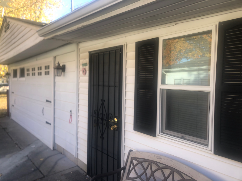 4651 Dean St - Photo 3 of 15